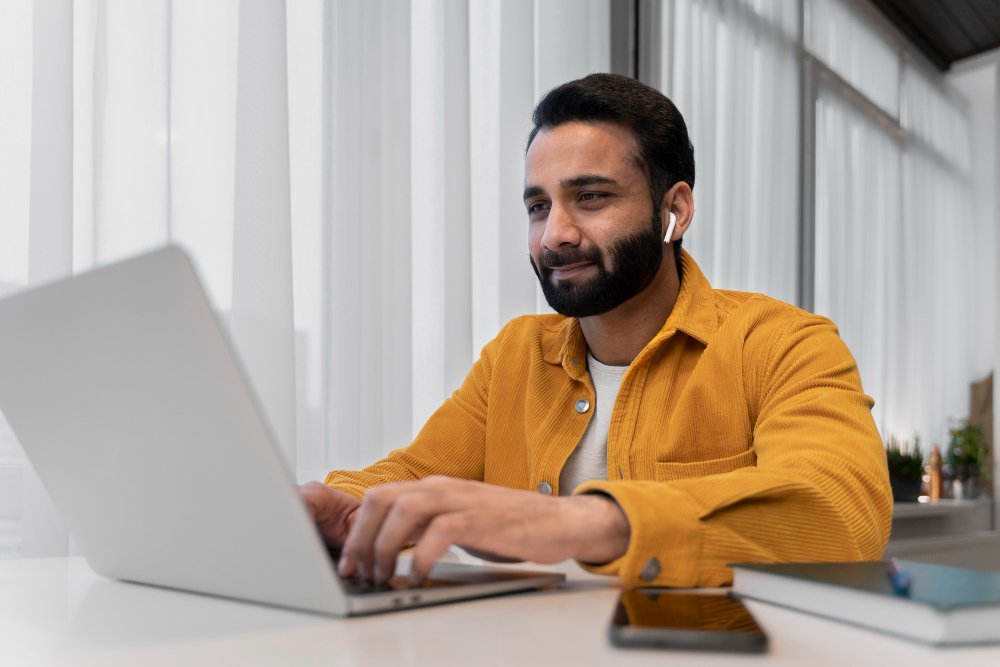 How Hybrid Learning is Transforming Oil and Gas Industry
