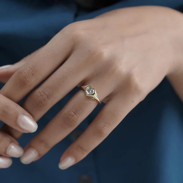 A Closer Look at Heart Lab Grown Diamond Rings for Romantic Proposals