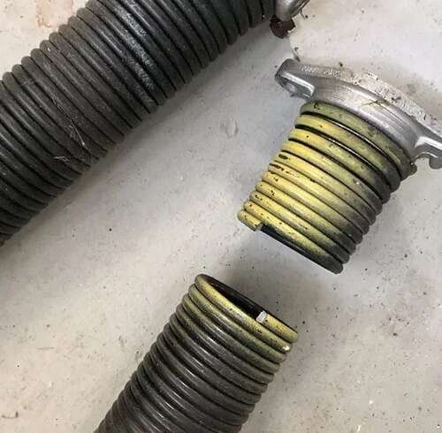 Broken Spring Replacement in Kissimmee, FL: When Should You Call a Professional?