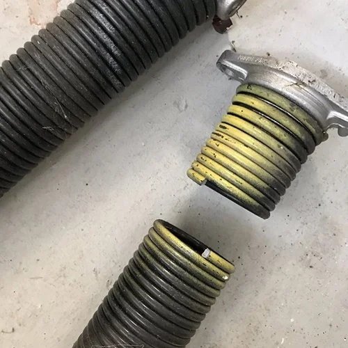 Broken Spring Replacement in Kissimmee, FL: When Should You Call a Professional?