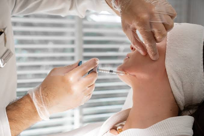 Face Fillers Dubai: Creating Smoother Facial Proportions